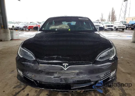2016 Tesla Model S z USA, uszkodzony, nr VIN 5YJSA1E14GF174565